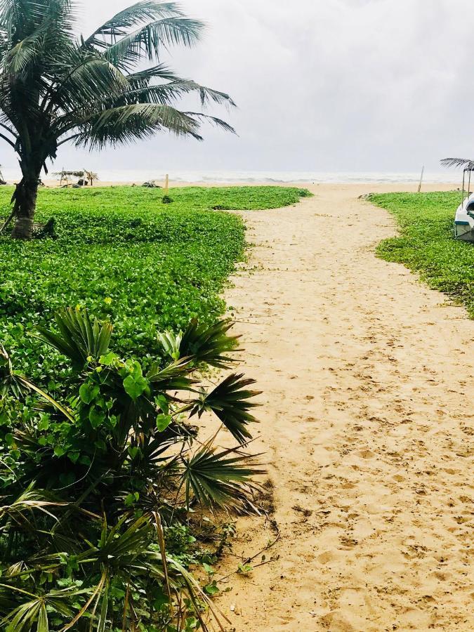 Sea Beach Resort Negombo Bagian luar foto