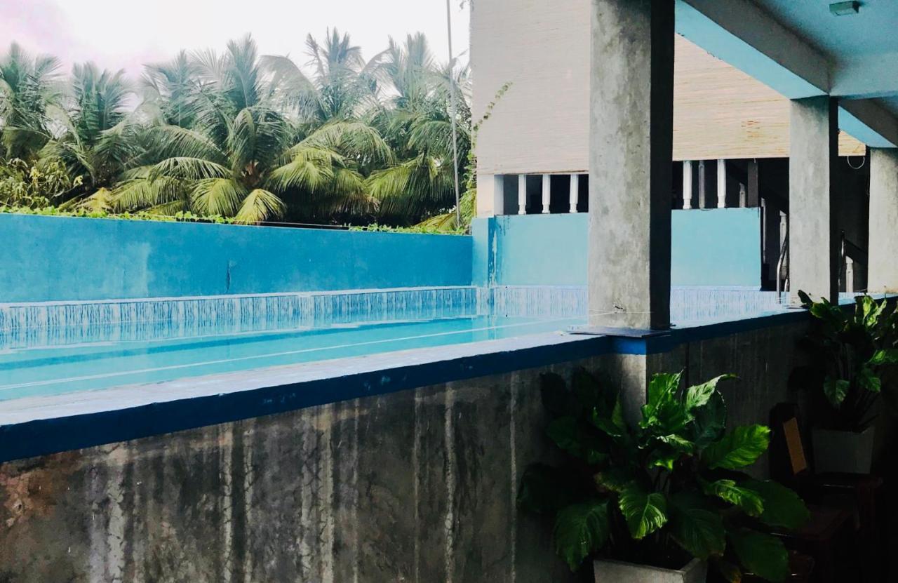 Sea Beach Resort Negombo Bagian luar foto