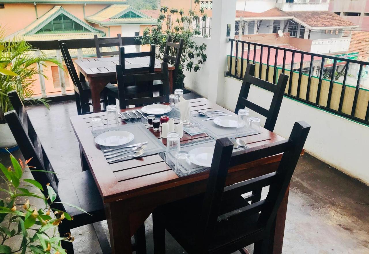 Sea Beach Resort Negombo Bagian luar foto