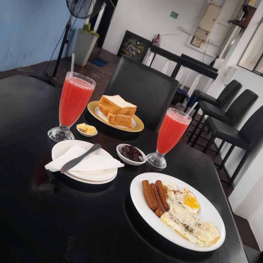 Sea Beach Resort Negombo Bagian luar foto